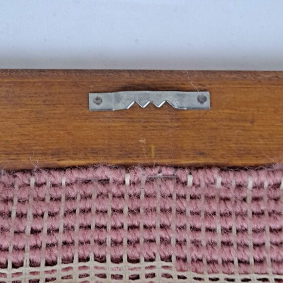 Vintage Latch Hook Rug Wall Hanging Kitten with Mouse on Head Pink Handmade - Picture 5 of 6